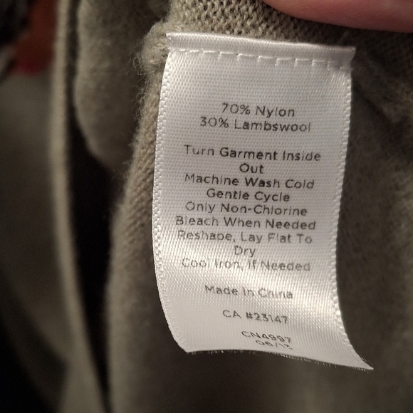 Talbots Womens Soft Lambswool Sage Green Sweater Bird Size Large Wool - Picture 4 of 4